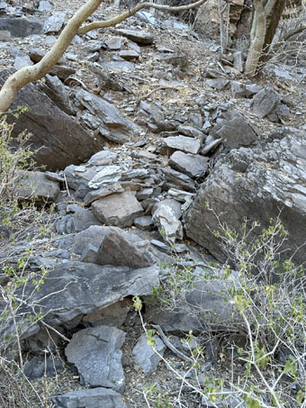 Slate boulders and fragments